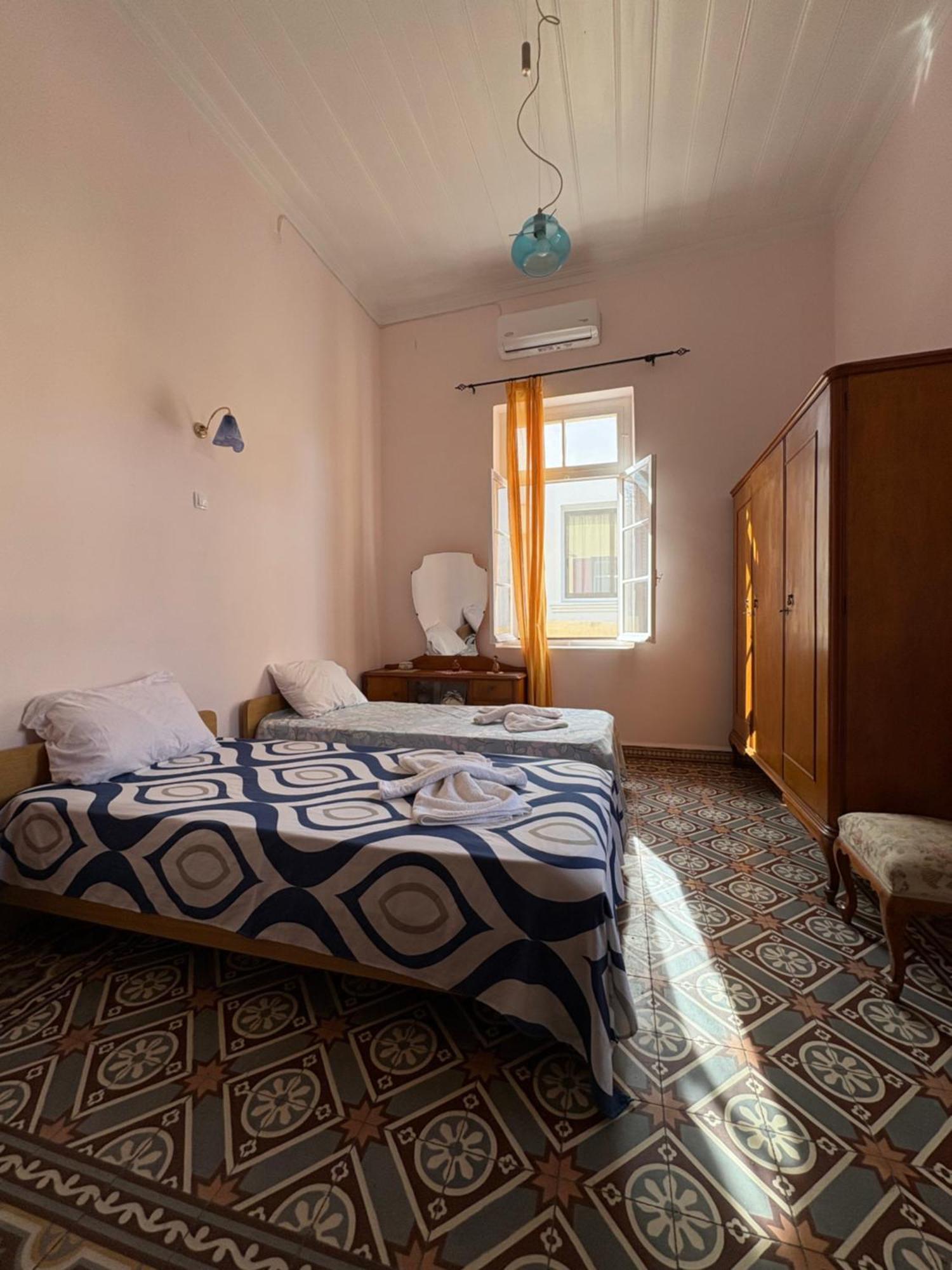 Shared House , Private Rooms With Garden Chania  Luaran gambar
